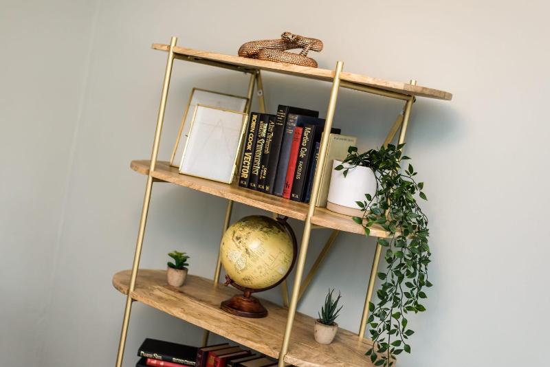 One-Bedroom Apartment image 3