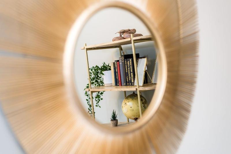 One-Bedroom Apartment image 4