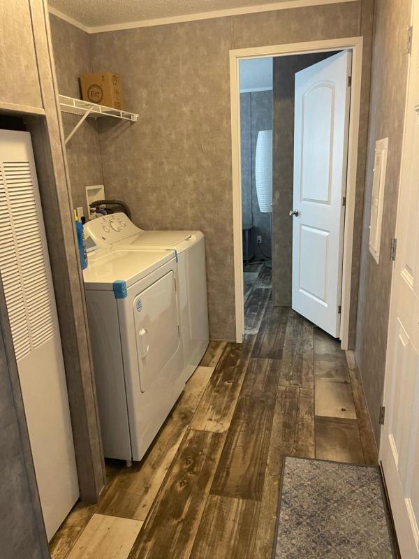 Mobile Home image 3