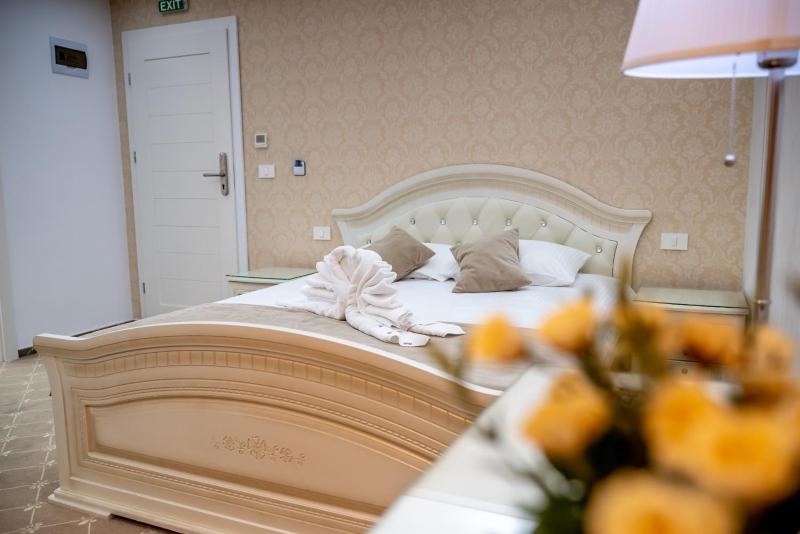Standard Double Room image 1