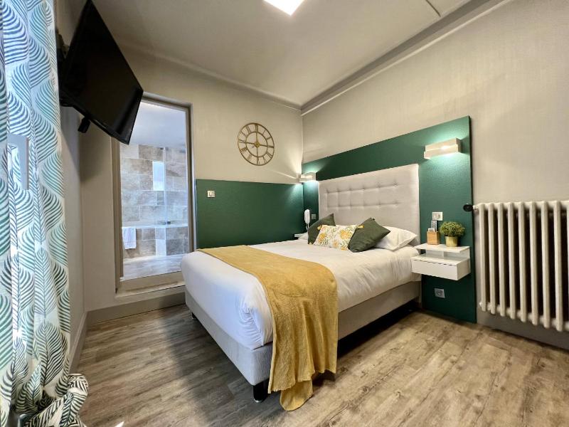 Double Room with Mountain View image 3