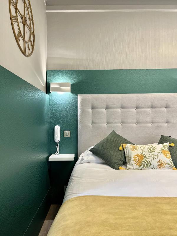 Double Room with Mountain View image 2