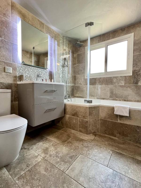 Double Room with Mountain View image 1