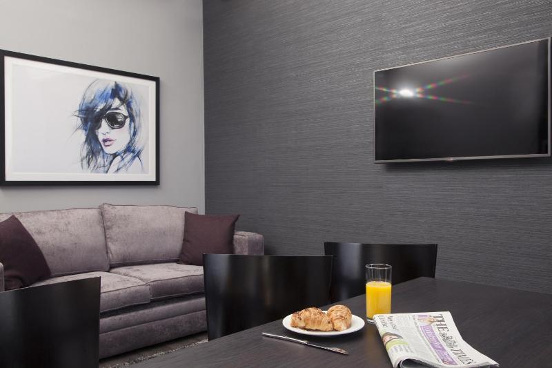 One-Bedroom Luxe (Sleeps 5) image 1