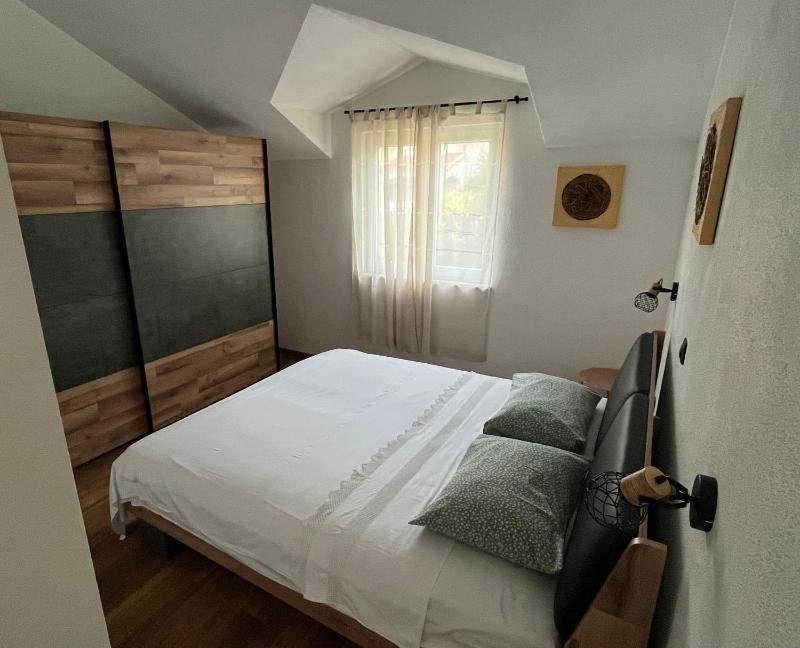 Apartment View - image 5