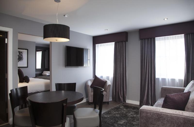 Superior- Luxe Studio (Sleeps 4) image 4
