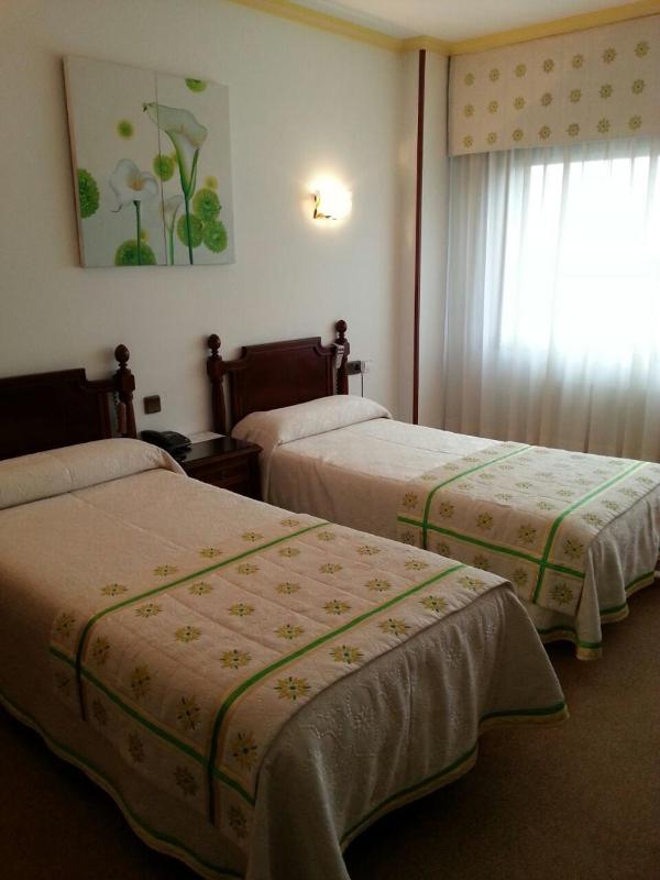 Double or Twin Room image 2