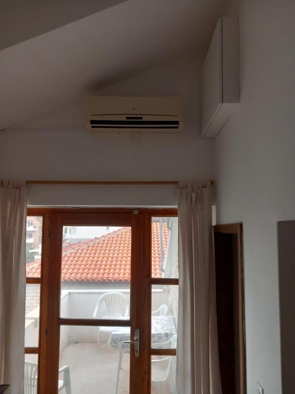 Apartment in Dugi Rat with sea view balcony air conditioning WiFi 5132-6 - image 17