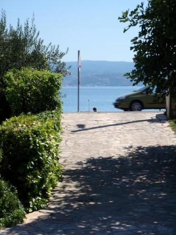Apartment in Dugi Rat with sea view balcony air conditioning WiFi 5132-6 - image 5
