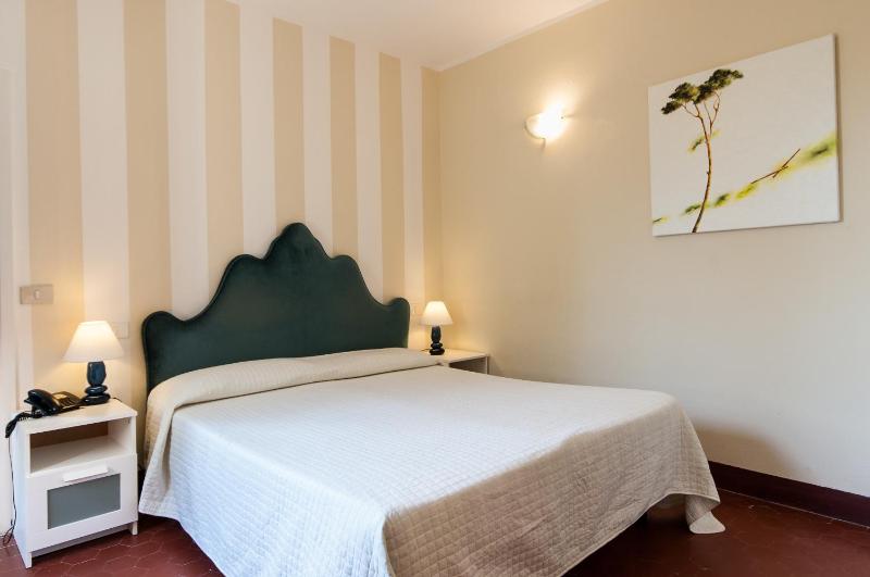 Standard Double Room image 1