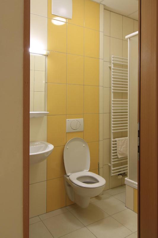 Studio (2 Adults) image 4