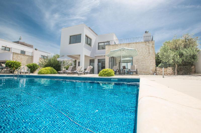 Three-Bedroom Villa image 4