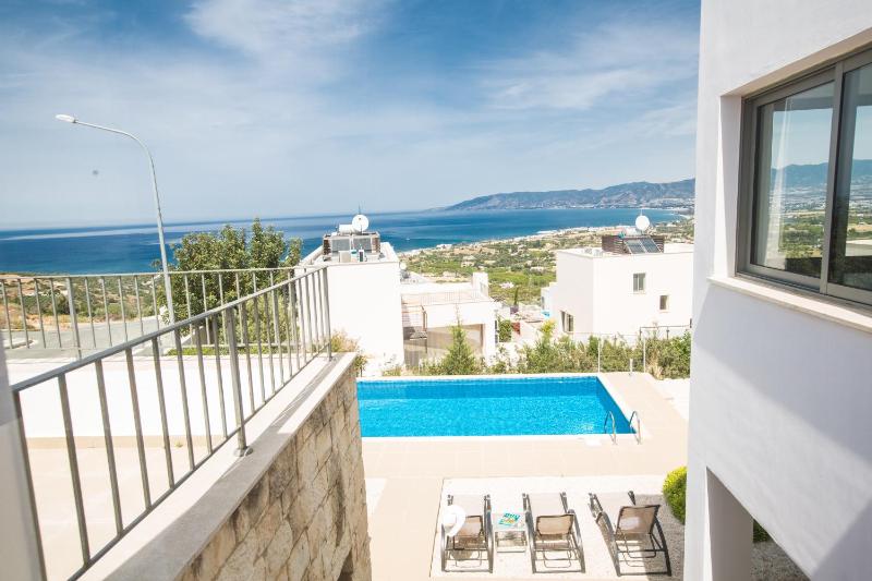 Three-Bedroom Villa image 3