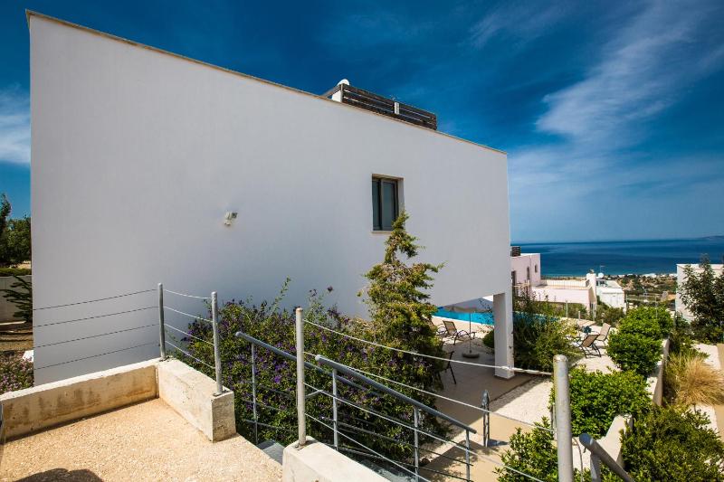 Three-Bedroom Villa image 2