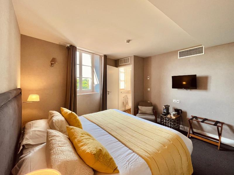 Prestige Double or Twin Room image 3