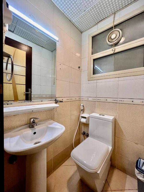 One-Bedroom Apartment with Twin Beds image 4