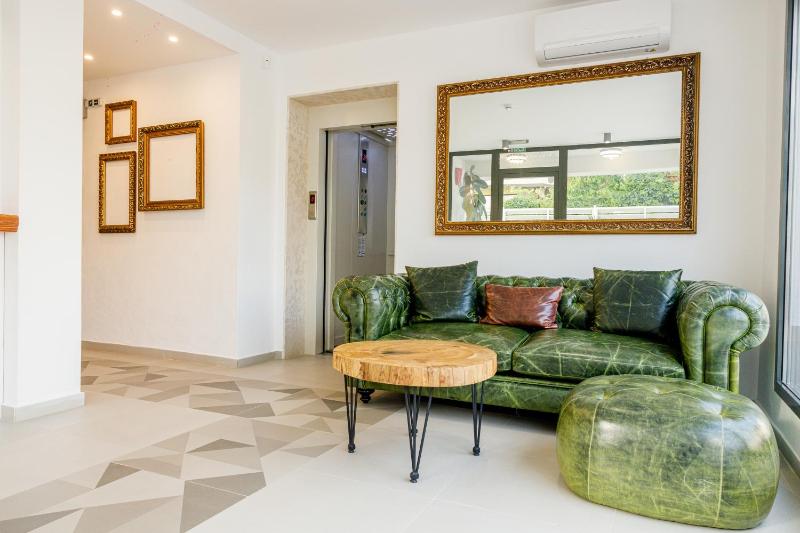 Deluxe Double Room with Balcony and Sea View image 1
