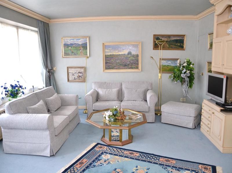 Studio Apartment image 2