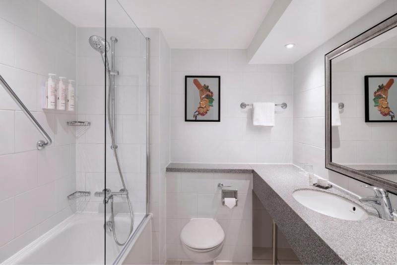 Deluxe Double Room image 4