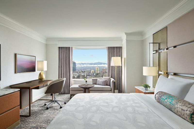 King Room with Mountain View image 1