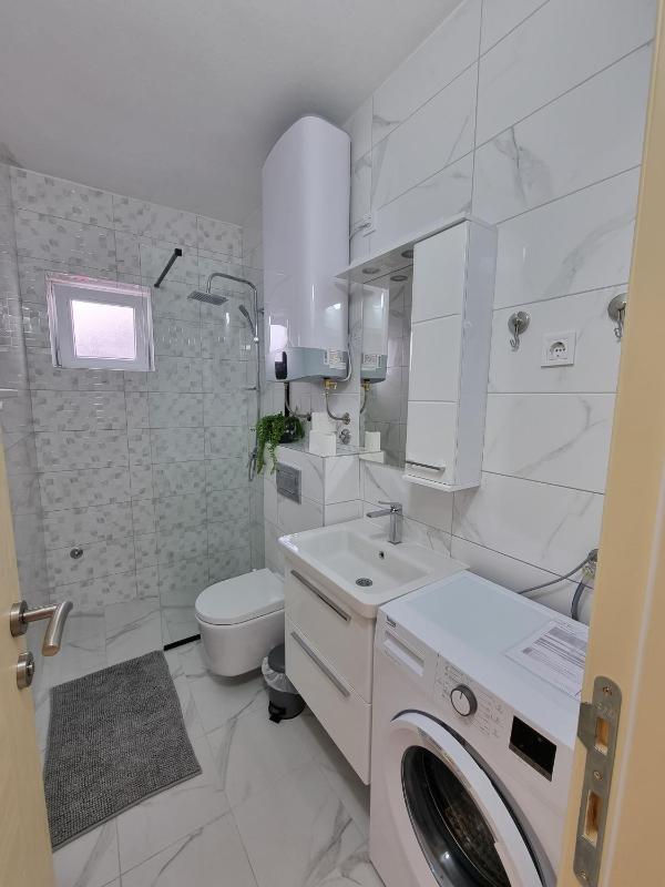 Apartmani Hortenzija - image 14