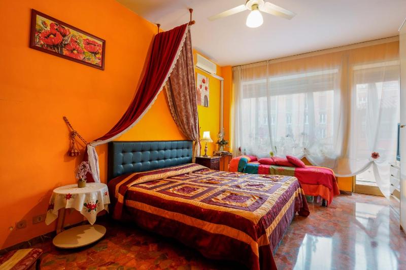 Double Room with Shared Bathroom image 2