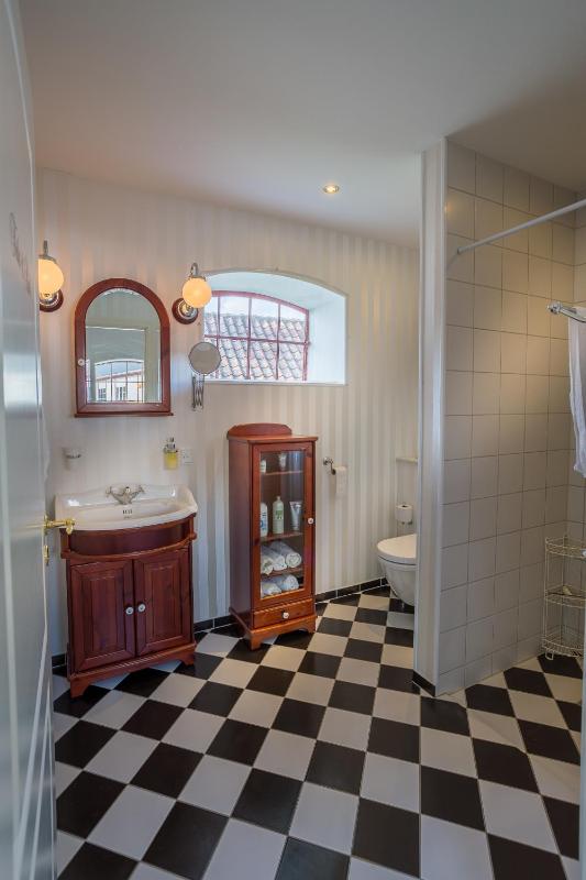 Two-Bedroom House image 2