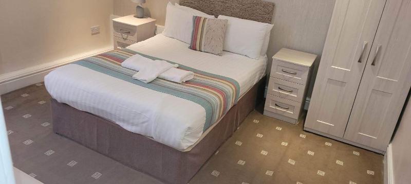 Double Room image 4