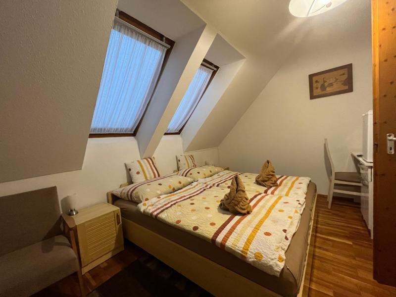One-Bedroom Apartment image 2