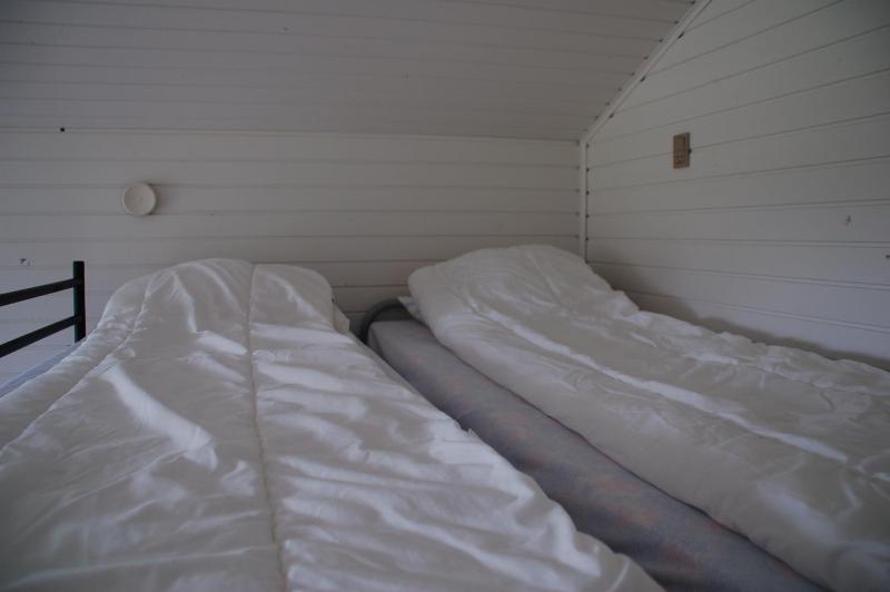 One-Bedroom Cottage with Shared Bathroom image 3