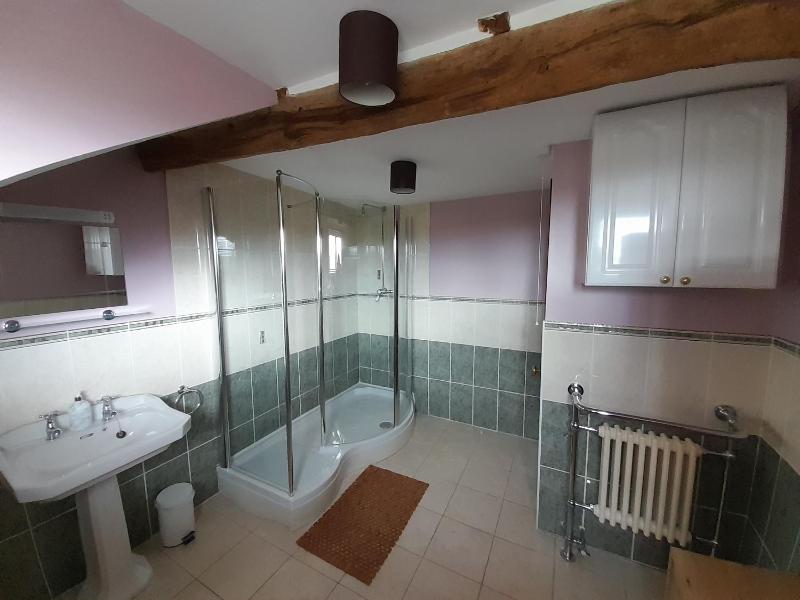 Deluxe Triple Room image 3