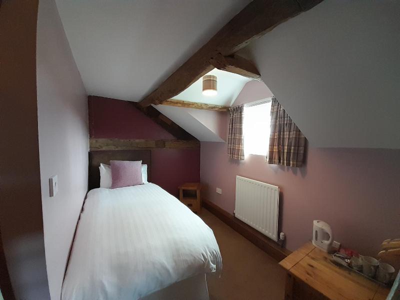 Deluxe Triple Room image 4