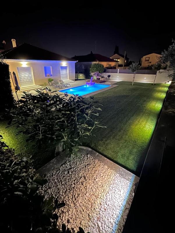 Tony's house with private pool, garden and parking Images