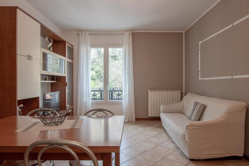 One-Bedroom Apartment image 4