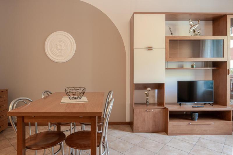 One-Bedroom Apartment image 3