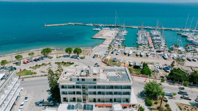 Zephyros Hotel - image 4