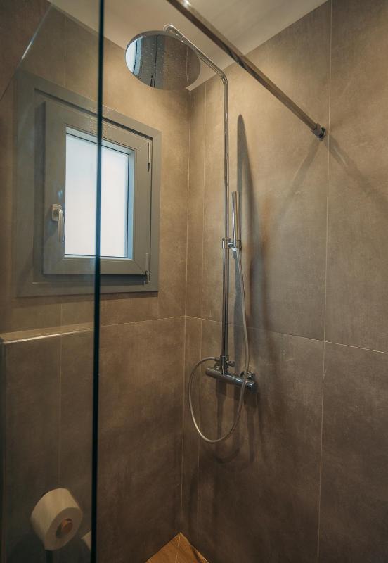 Standard Twin Room image 2
