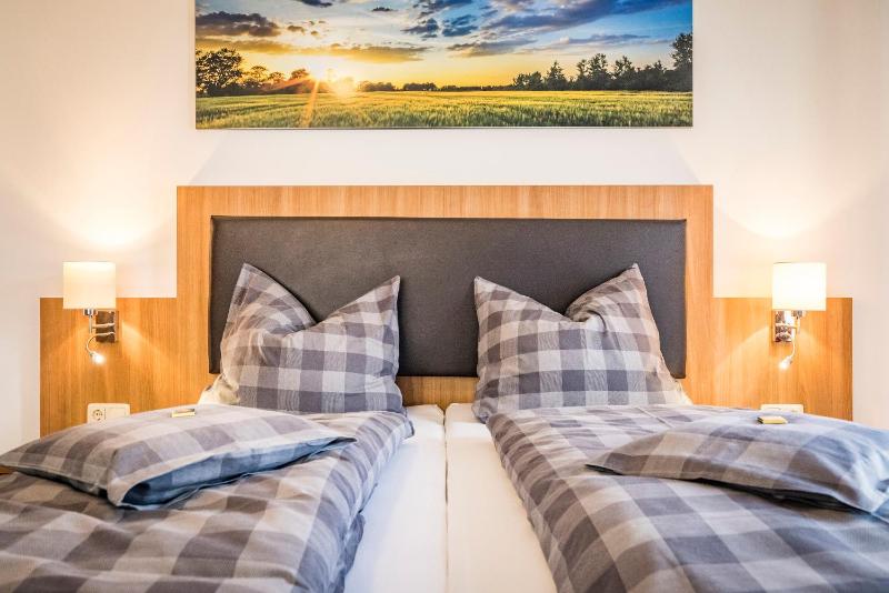 Deluxe Double Room image 3