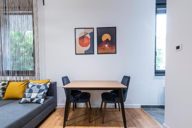 VERTIGO Modern Studio-Free private parking-Fast Wi-Fi - image 16