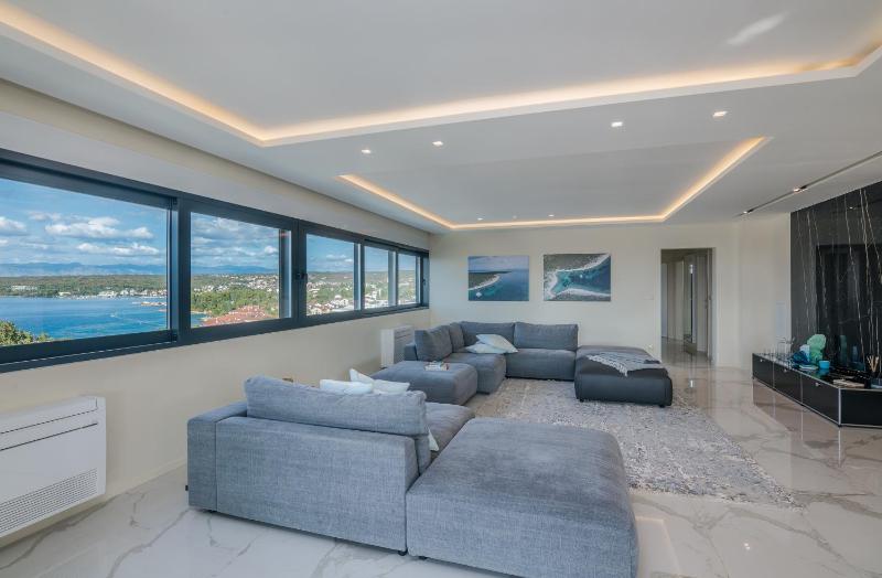 Malipe Penthouse with Sea View - image 7