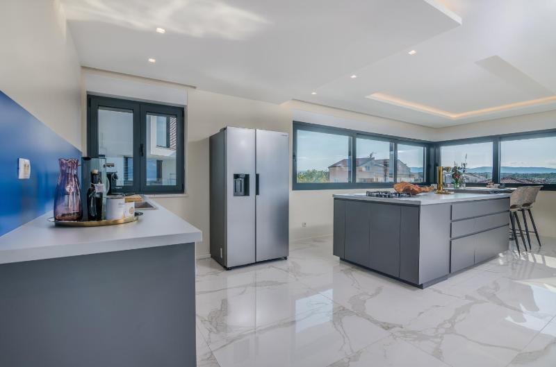 Malipe Penthouse with Sea View - image 2
