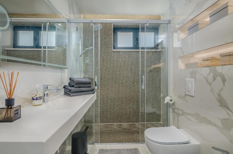 Malipe Penthouse with Sea View - image 12
