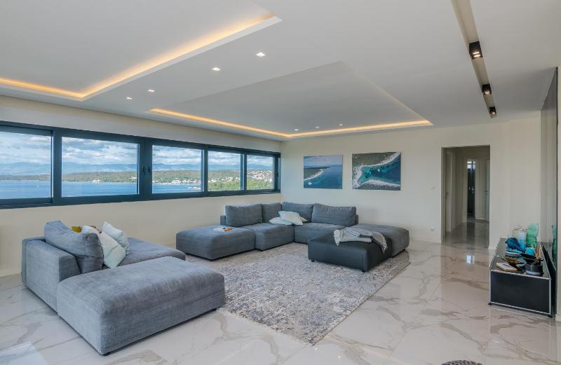 Malipe Penthouse with Sea View - image 6
