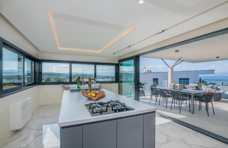Malipe Penthouse with Sea View - image 30
