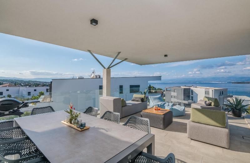 Malipe Penthouse with Sea View - image 36
