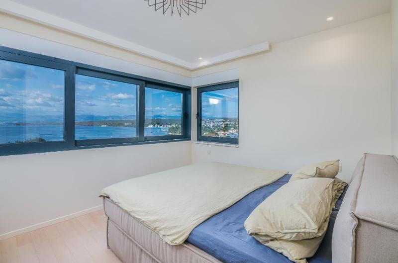 Malipe Penthouse with Sea View - image 27