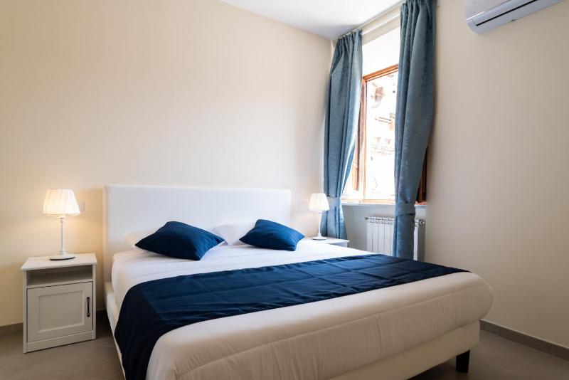 Standard Triple Room image 2