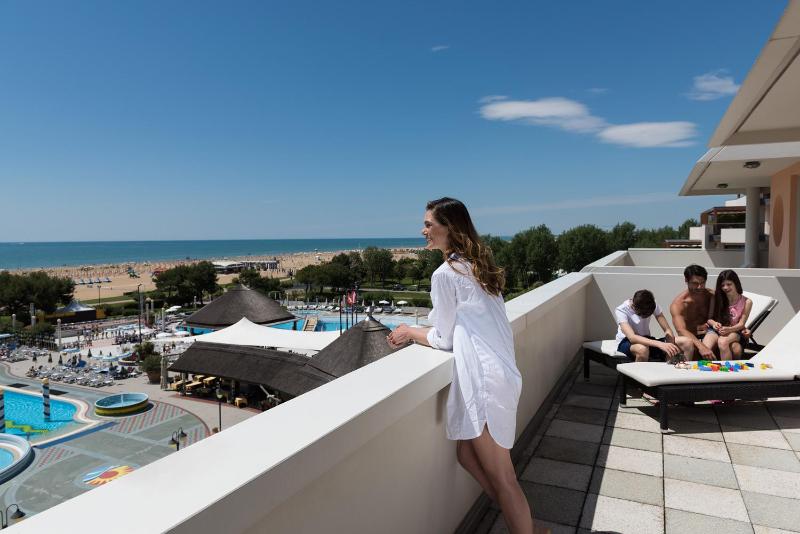 Two-Bedroom Apartment with Sea View image 1