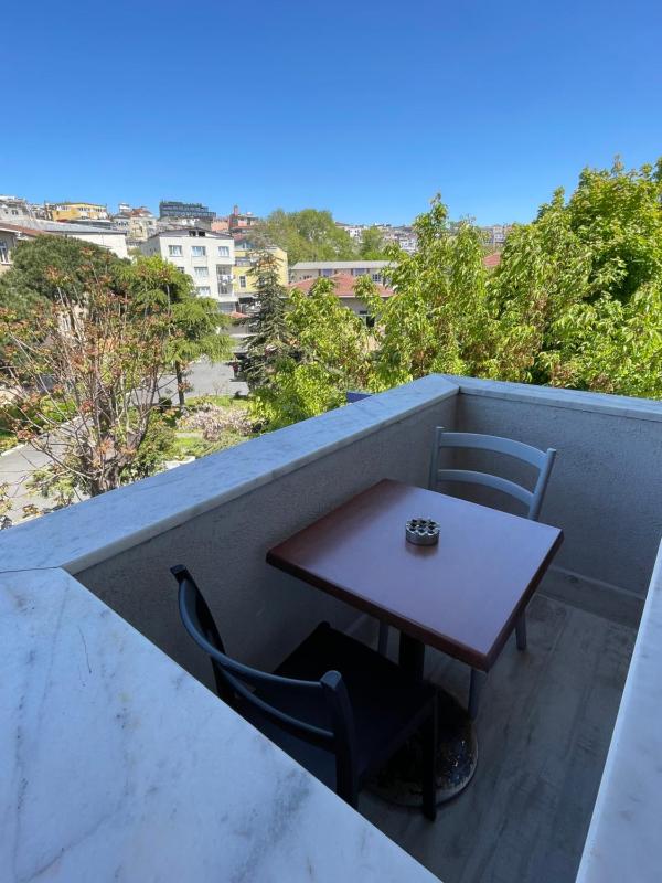 Apartment with Garden View image 1