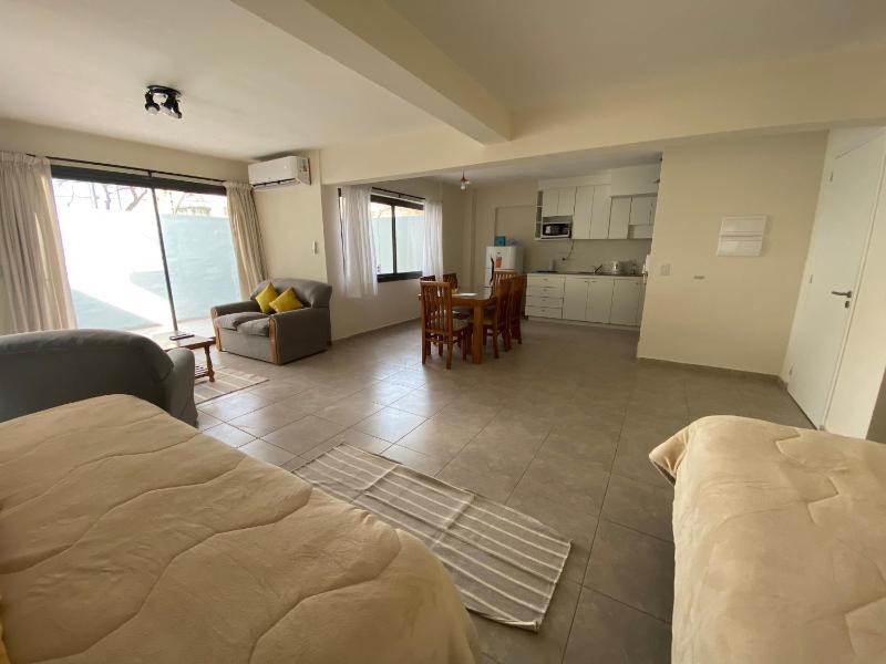 Excepcional apartamento con patio cochera y parrilla en el centro - image 16